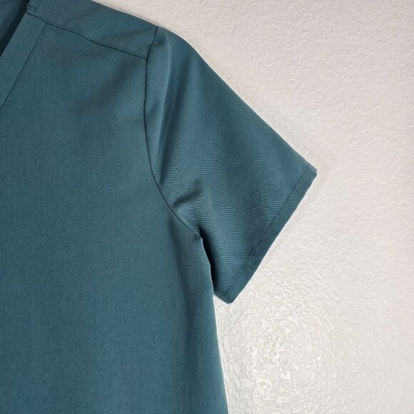 Figs Women Medium Medical Scrub Top Teal Blue V-Neck Short Sleeve Nurse Uniform - Picture 5 of 9